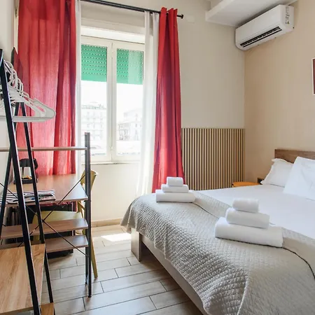 Bed and breakfast Metropolitan Nápoles