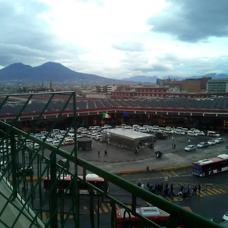 לינה וארוחת בוקר Metropolitan נאפולי