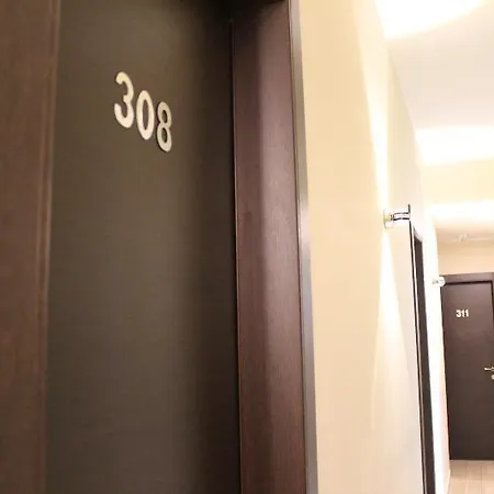 Metropolitan 3* نابولي