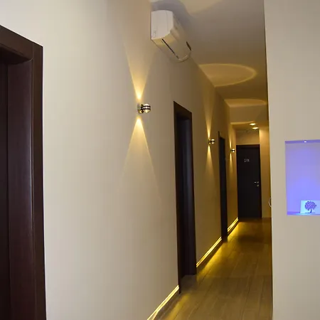 Metropolitan 3* نابولي